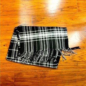 Womens Merona plaid black and white scarf